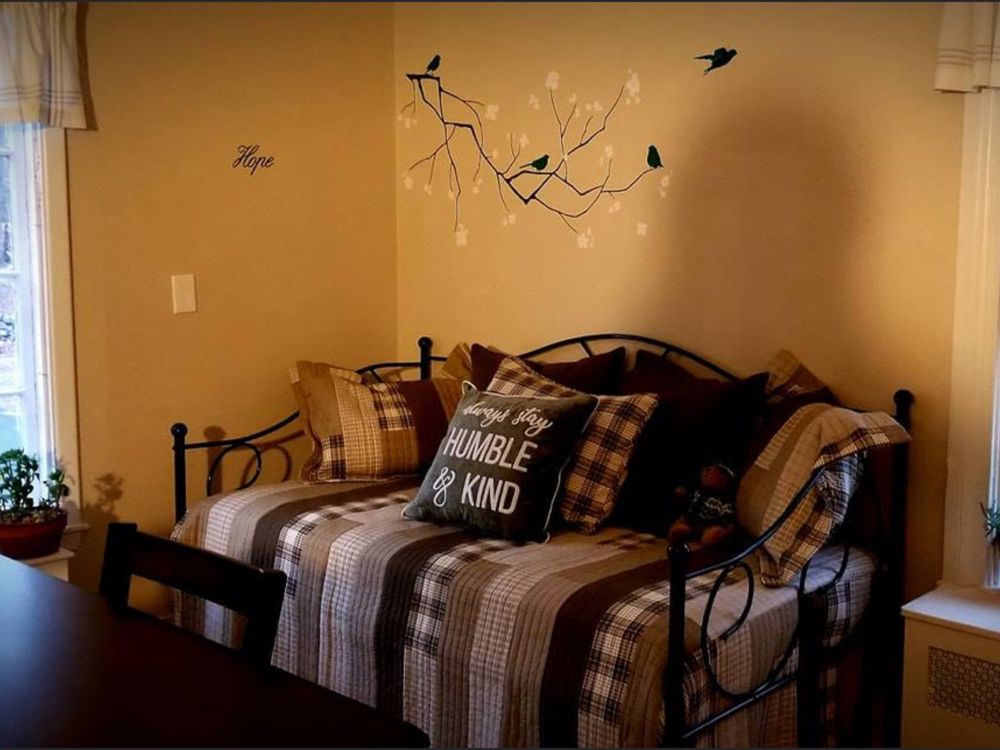 GILLY’S HOUSE Updated September 2024 10 Photos 1022 West St