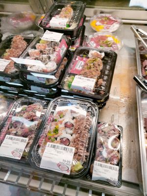 Tamura's Market Wailuku by null
