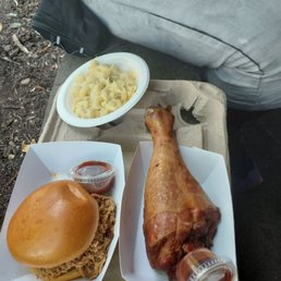 a chicken sandwich and macaroni and cheese a chicken sandwich and macaroni and cheese