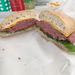 Deli-Icious - Deluxe roast beef