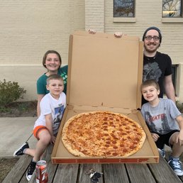 Pizza we ordered togo from Benny's.
