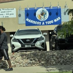 Mariscos A Todo Mar - Exterior signage.