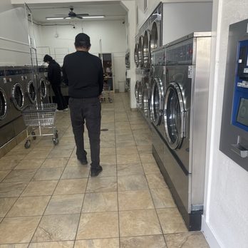 Pure Laundry - The inside - Laundromat Near Me - San Francisco, California Pure Laundry - The inside - Laundromat Near Me - San Francisco, California