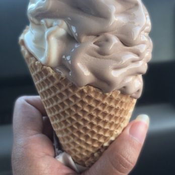 Braums - Ice Cream & Frozen Yogurt Near Me - Oklahoma City, Oklahoma Braums - Ice Cream & Frozen Yogurt Near Me - Oklahoma City, Oklahoma