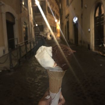 Giolitti - Small cone of white chocolate & regular chocolate - Ice Cream & Frozen Yogurt Near Me - Rome, RM Giolitti - Small cone of white chocolate & regular chocolate - Ice Cream & Frozen Yogurt Near Me - Rome, RM