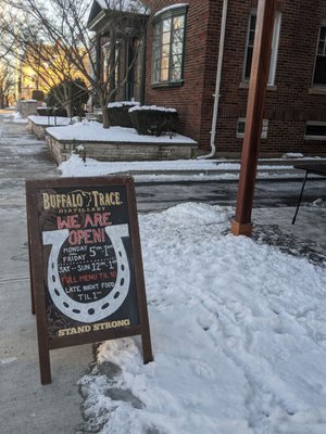 Lucky Enough Eat & Drink by null