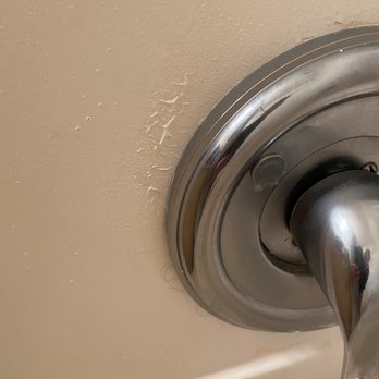 24 Hour Bath - Before Refinishing - Refinishing Services Near Me - San Diego, California 24 Hour Bath - Before Refinishing - Refinishing Services Near Me - San Diego, California