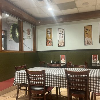 Four Seasons Dumpling - Interior - Chinese Near Me - Chicago, Illinois