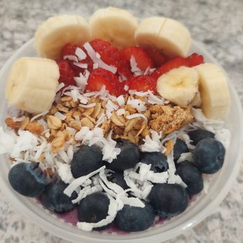 Wisco Nutrition - The "OG" smoothie bowl topped with fresh fruit, granola and coconut shavings - Juice Bars & Smoothies Near Me - Wisconsin Dells, Wisconsin Wisco Nutrition - The "OG" smoothie bowl topped with fresh fruit, granola and coconut shavings - Juice Bars & Smoothies Near Me - Wisconsin Dells, Wisconsin
