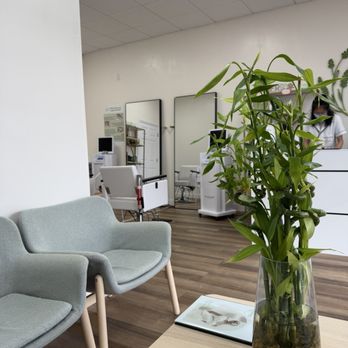 Relux Head Spa - Sitting area - Day Spas Near Me - Virginia Beach, Virginia
