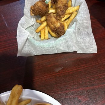 Sixth & Main Bar & Grill - Wings - American Near Me - Evart, Michigan