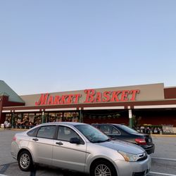 Market Basket - Outside