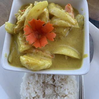 Yellow Curry Cozy Thai - Chicken yellow curry - Thai Near Me - Seaside, Oregon