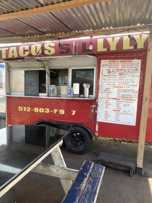 Tacos Lyly's by null