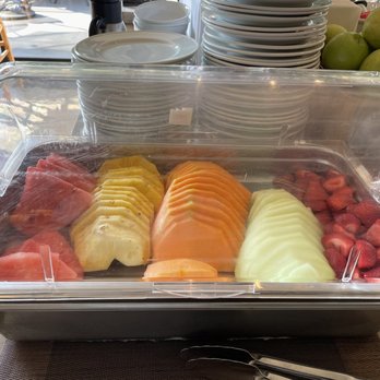 Mill Valley Inn - Fruits for complimentary breakfast - Hotels Near Me - Mill Valley, California