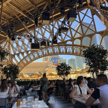 Chéri Rooftop - Lounges Near Me - Las Vegas, Nevada