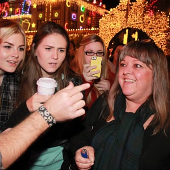 Evan Disney's Magical Entertainment - Drawing crowds at the 2015 Riverside Festival of Lights - Magicians Near Me