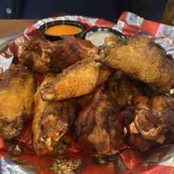 Niskers Char-Grill & Slap Shot Hockey Bar - Buffalo chicken wings