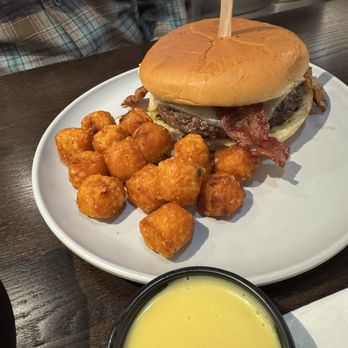 Wahlburgers - Bbq bacon burger - Burgers Near Me - Oroville, California