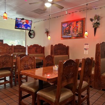 La Parrilla - a dining area with a television - Mexican Near Me - Ventura, California La Parrilla - a dining area with a television - Mexican Near Me - Ventura, California