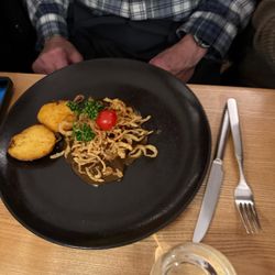 Sixta - Beef and onions and potatoes