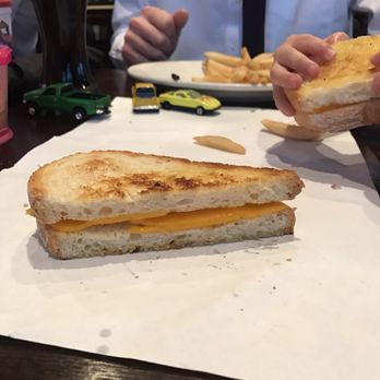 Houlihan's - Children's grilled cheese with unmelted cheese - Bars Near Me - Secaucus, New Jersey Houlihan's - Children's grilled cheese with unmelted cheese - Bars Near Me - Secaucus, New Jersey