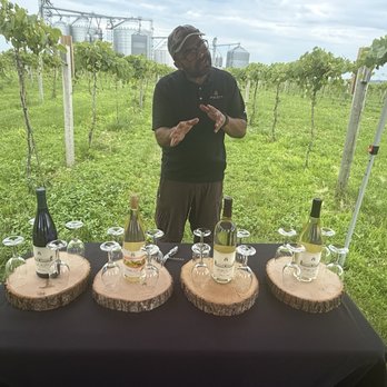 Acquaviva Winery - Wineries Near Me - Maple Park, Illinois