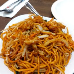Chicken Hakka chow Mein