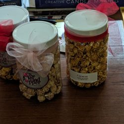 The Mad Popper - Caramel and cinnamon bun popcorn