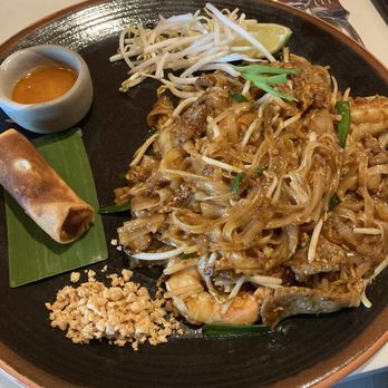 Osha Thai Kitchen - Pad Thai lunch entree - Thai Near Me - Houston, Texas