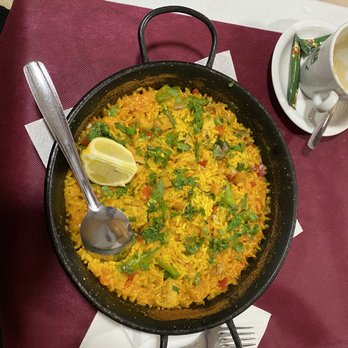 Anduriña - Paella de pollo - Galician Near Me - Barcelona, B