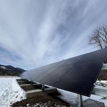 Rogue Solar Solutions - Sinclair Tilt Adjustable Solar Groundmount Array - Solar Installation Near Me - Gold Hill, Oregon Rogue Solar Solutions - Sinclair Tilt Adjustable Solar Groundmount Array - Solar Installation Near Me - Gold Hill, Oregon