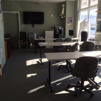 Certified Flyers Flight Training - Classroom - Flight Instruction Near Me - Morristown, New Jersey Certified Flyers Flight Training - Classroom - Flight Instruction Near Me - Morristown, New Jersey