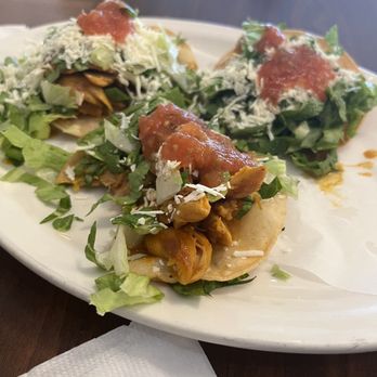 El Salvadoreño Restaurant - Chicken enchiladas with salsa - Salvadoran Near Me - Newburgh, New York El Salvadoreño Restaurant - Chicken enchiladas with salsa - Salvadoran Near Me - Newburgh, New York