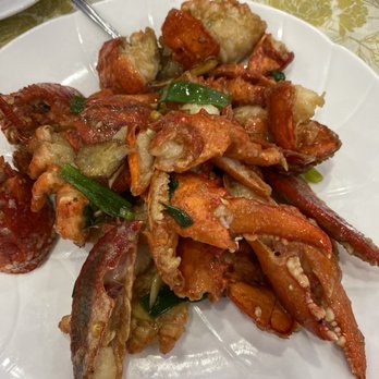 Happy Garden Bayside Restaurant - Twin lobsters in scallion ginger sauce - Chinese Near Me - Bayside, New York Happy Garden Bayside Restaurant - Twin lobsters in scallion ginger sauce - Chinese Near Me - Bayside, New York