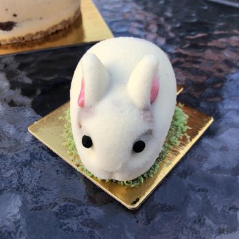 Daan Go Cake Lab - Mr Cottontail - Desserts Near Me - Toronto, Ontario