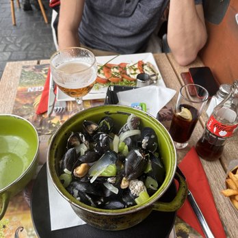 Le Bistro - Brasseries Near Me - Brussels, BRU