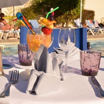 Le Galion - Cocktail autour de la Piscine de l'Hôtel Le Galion Canet plage - Hotels Near Me - Canet-Plage, 66