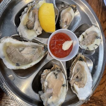 King Crab House - 1/2 dozen oysters - Seafood Near Me - Chicago, Illinois King Crab House - 1/2 dozen oysters - Seafood Near Me - Chicago, Illinois
