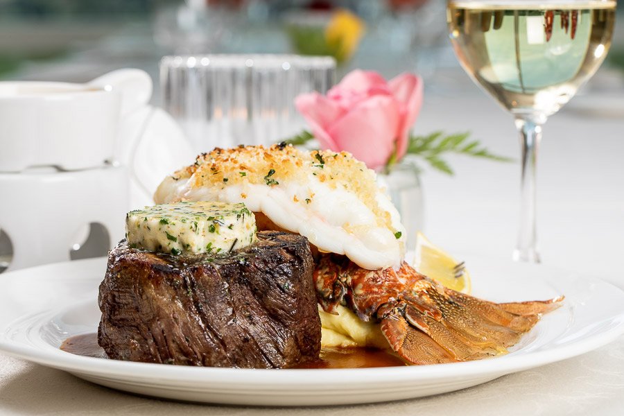 Ruthie's Steak & Seafood Logo