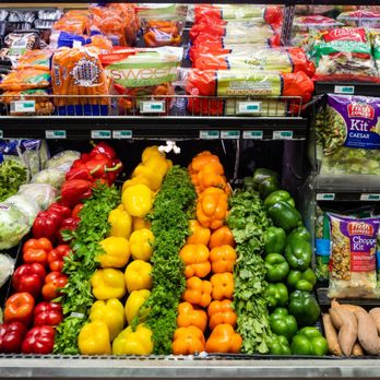 Sunriver Marketplace - a display of vegetables and fruits - Grocery Near Me - Bend, Oregon Sunriver Marketplace - a display of vegetables and fruits - Grocery Near Me - Bend, Oregon