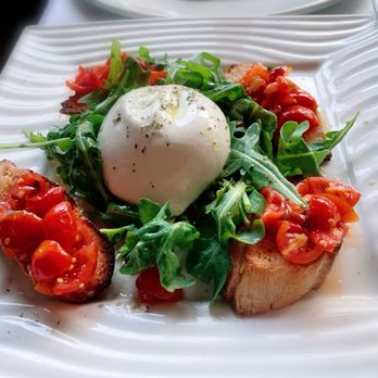 Ideale - Burrata Dalla Puglia con Bruschetta - Italian Near Me - San Francisco, California Ideale - Burrata Dalla Puglia con Bruschetta - Italian Near Me - San Francisco, California