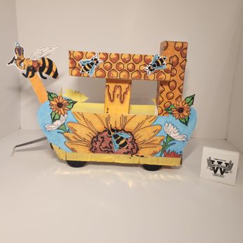 Robert Williams Mardi Gras Madness - Queen Bee New Orleans Style Mardi Gras Miniature Double Deck Float Kit - Arts & Crafts Near Me - Baton Rouge, Louisiana Robert Williams Mardi Gras Madness - Queen Bee New Orleans Style Mardi Gras Miniature Double Deck Float Kit - Arts & Crafts Near Me - Baton Rouge, Louisiana