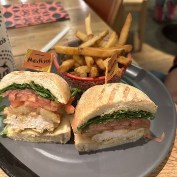 Nando's Peri-Peri - Portuguese Near Me - North Bethesda, Maryland Nando's Peri-Peri - Portuguese Near Me - North Bethesda, Maryland