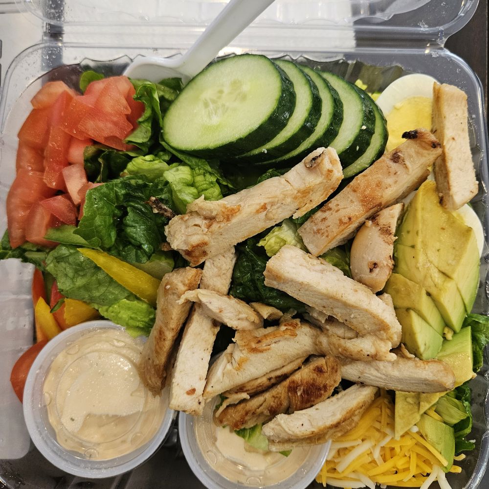 Elite Cafe - Grilled Chicken salad - Delis Near Me - Overland Park, Kansas