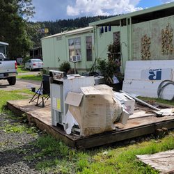 Commonwealth Real Estate Services - SHITHOLE