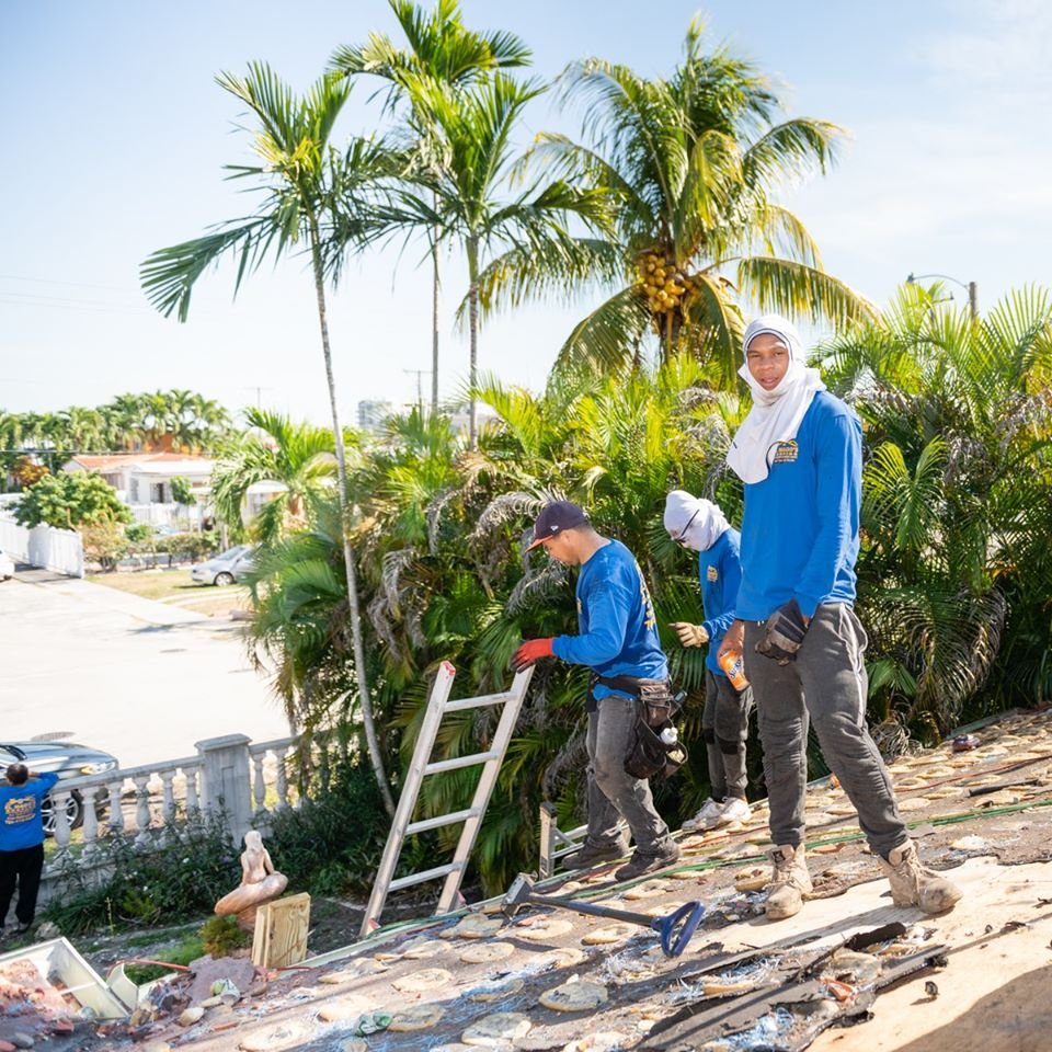 Slide of El Mago Roofing
