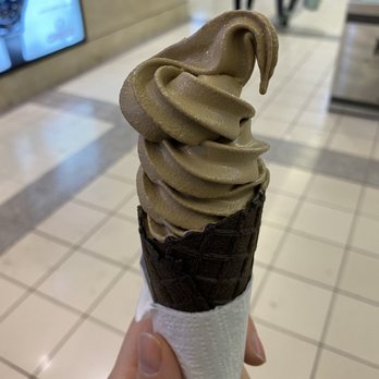 Tsujiri Metrotown - Hojicha soft serve - Coffee & Tea Near Me - Burnaby, British Columbia