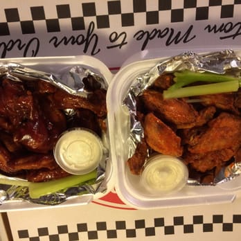 Moon's Pizza - Barbecue hot and hot - Pizza Near Me - Depew, New York