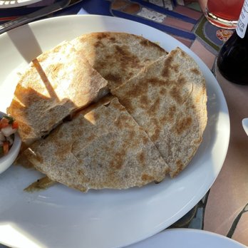 Robins Restaurant - Chicken Quesadilla - New American Near Me - Cambria, California